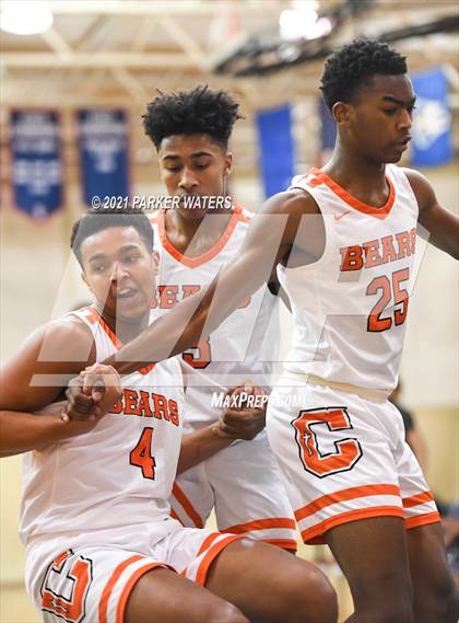 Thumbnail 2 in Catholic-B.R. vs Hahnville (Country Day Classic) photogallery.