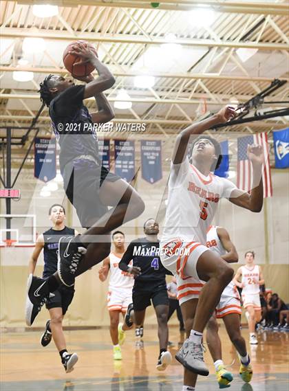 Thumbnail 1 in Catholic-B.R. vs Hahnville (Country Day Classic) photogallery.