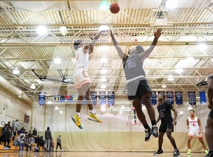 Thumbnail 3 in Catholic-B.R. vs Hahnville (Country Day Classic) photogallery.