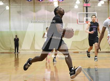 Thumbnail 2 in Catholic-B.R. vs Hahnville (Country Day Classic) photogallery.