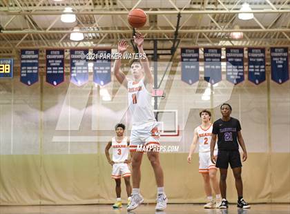 Thumbnail 2 in Catholic-B.R. vs Hahnville (Country Day Classic) photogallery.