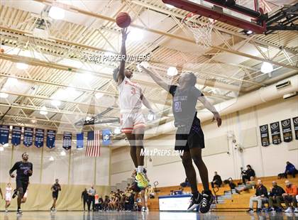 Thumbnail 1 in Catholic-B.R. vs Hahnville (Country Day Classic) photogallery.