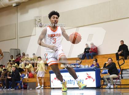 Thumbnail 3 in Catholic-B.R. vs Hahnville (Country Day Classic) photogallery.