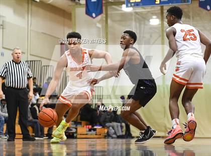 Thumbnail 2 in Catholic-B.R. vs Hahnville (Country Day Classic) photogallery.