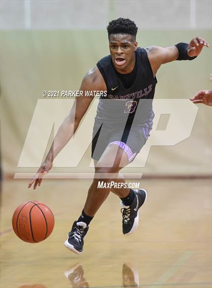 Thumbnail 1 in Catholic-B.R. vs Hahnville (Country Day Classic) photogallery.