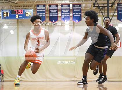 Thumbnail 1 in Catholic-B.R. vs Hahnville (Country Day Classic) photogallery.
