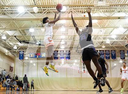 Thumbnail 2 in Catholic-B.R. vs Hahnville (Country Day Classic) photogallery.