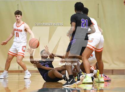 Thumbnail 1 in Catholic-B.R. vs Hahnville (Country Day Classic) photogallery.