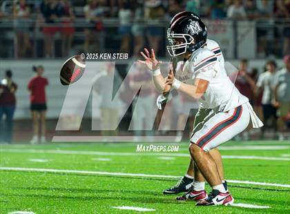 Thumbnail 2 in E.D. White vs. St. Michael (LHSAA Division II Select Regional) photogallery.