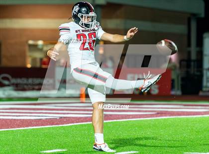 Thumbnail 3 in E.D. White vs. St. Michael (LHSAA Division II Select Regional) photogallery.