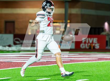 Thumbnail 2 in E.D. White vs. St. Michael (LHSAA Division II Select Regional) photogallery.