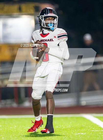 Thumbnail 2 in E.D. White vs. St. Michael (LHSAA Division II Select Regional) photogallery.