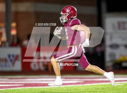 Thumbnail 3 in E.D. White vs. St. Michael (LHSAA Division II Select Regional) photogallery.