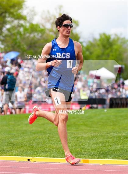 Thumbnail 1 in CHSAA Final 3A (1600 Meter) photogallery.
