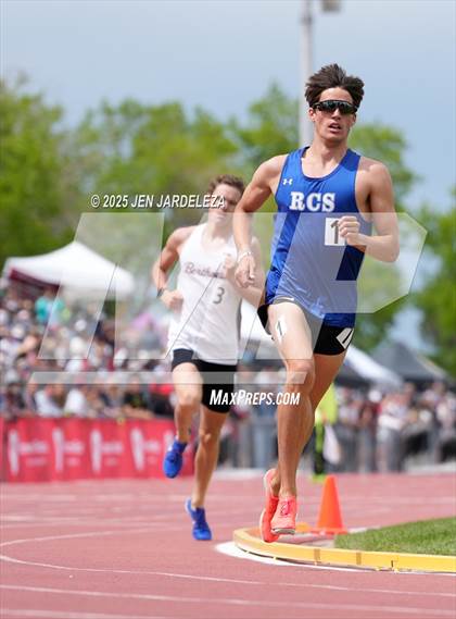 Thumbnail 2 in CHSAA Final 3A (1600 Meter) photogallery.