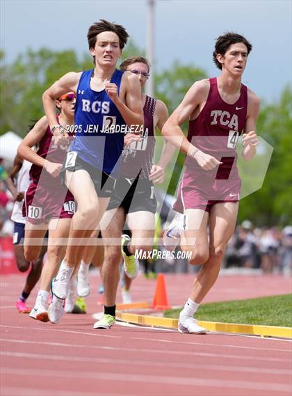 Thumbnail 3 in CHSAA Final 3A (1600 Meter) photogallery.