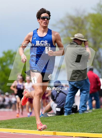Thumbnail 2 in CHSAA Final 3A (1600 Meter) photogallery.