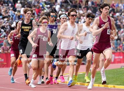 Thumbnail 3 in CHSAA Final 3A (1600 Meter) photogallery.
