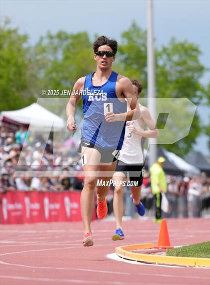 Thumbnail 1 in CHSAA Final 3A (1600 Meter) photogallery.
