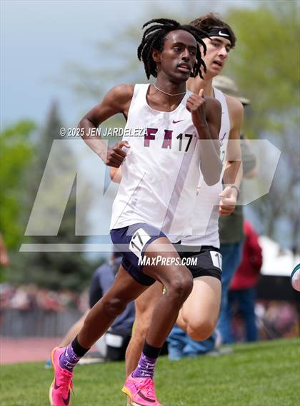 Thumbnail 3 in CHSAA Final 3A (1600 Meter) photogallery.