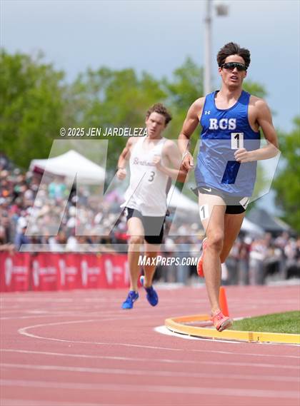 Thumbnail 3 in CHSAA Final 3A (1600 Meter) photogallery.