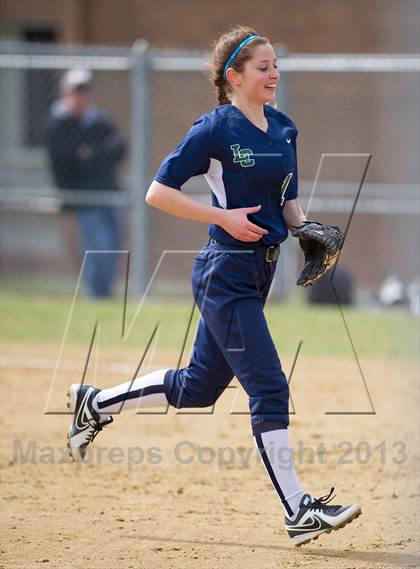 Thumbnail 1 in Lowell Catholic @ Billerica Memorial photogallery.