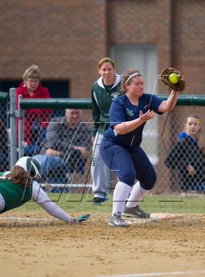 Thumbnail 3 in Lowell Catholic @ Billerica Memorial photogallery.