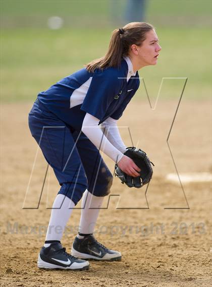 Thumbnail 3 in Lowell Catholic @ Billerica Memorial photogallery.