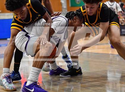 Thumbnail 2 in Lincoln @ Garfield (WIAA State 3A 2nd Round) photogallery.