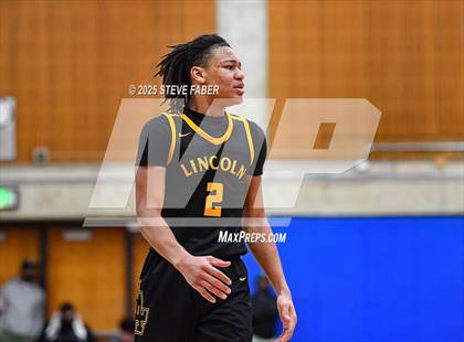 Thumbnail 3 in Lincoln @ Garfield (WIAA State 3A 2nd Round) photogallery.