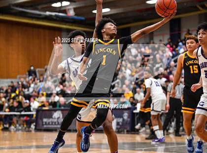 Thumbnail 3 in Lincoln @ Garfield (WIAA State 3A 2nd Round) photogallery.