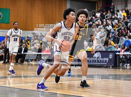 Thumbnail 1 in Lincoln @ Garfield (WIAA State 3A 2nd Round) photogallery.