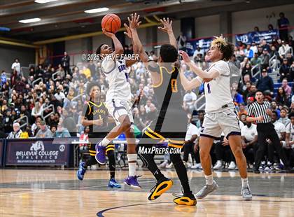 Thumbnail 3 in Lincoln @ Garfield (WIAA State 3A 2nd Round) photogallery.