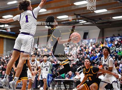 Thumbnail 1 in Lincoln @ Garfield (WIAA State 3A 2nd Round) photogallery.