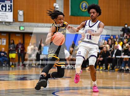 Thumbnail 1 in Lincoln @ Garfield (WIAA State 3A 2nd Round) photogallery.
