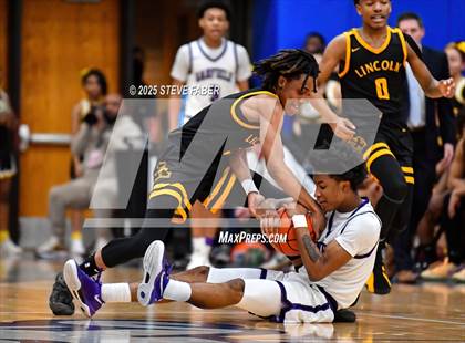 Thumbnail 2 in Lincoln @ Garfield (WIAA State 3A 2nd Round) photogallery.