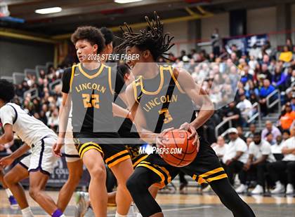 Thumbnail 2 in Lincoln @ Garfield (WIAA State 3A 2nd Round) photogallery.