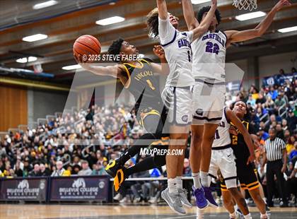 Thumbnail 2 in Lincoln @ Garfield (WIAA State 3A 2nd Round) photogallery.