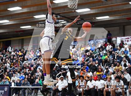 Thumbnail 1 in Lincoln @ Garfield (WIAA State 3A 2nd Round) photogallery.