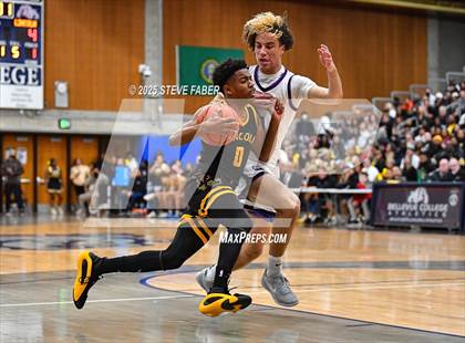 Thumbnail 1 in Lincoln @ Garfield (WIAA State 3A 2nd Round) photogallery.
