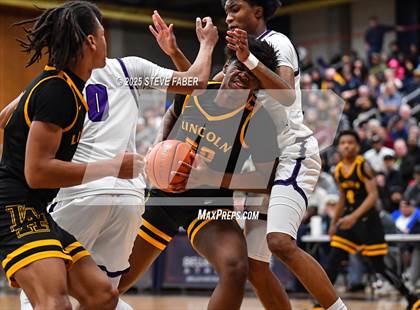 Thumbnail 2 in Lincoln @ Garfield (WIAA State 3A 2nd Round) photogallery.