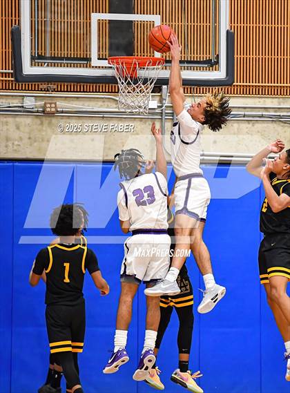 Thumbnail 2 in Lincoln @ Garfield (WIAA State 3A 2nd Round) photogallery.