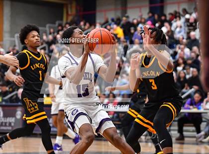 Thumbnail 2 in Lincoln @ Garfield (WIAA State 3A 2nd Round) photogallery.