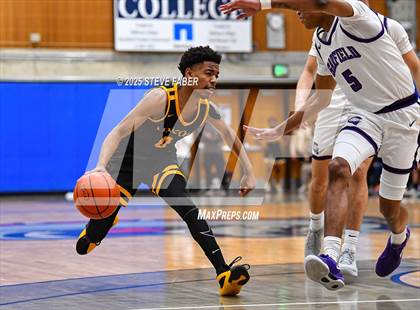 Thumbnail 1 in Lincoln @ Garfield (WIAA State 3A 2nd Round) photogallery.