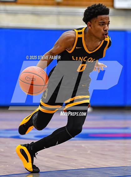 Thumbnail 2 in Lincoln @ Garfield (WIAA State 3A 2nd Round) photogallery.