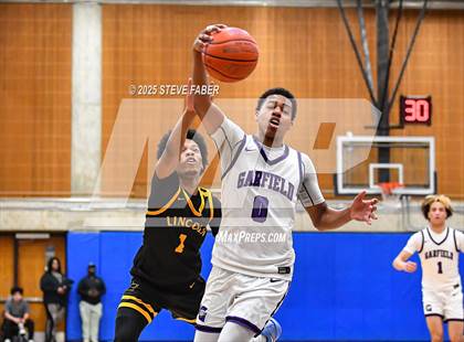Thumbnail 3 in Lincoln @ Garfield (WIAA State 3A 2nd Round) photogallery.