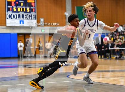 Thumbnail 3 in Lincoln @ Garfield (WIAA State 3A 2nd Round) photogallery.