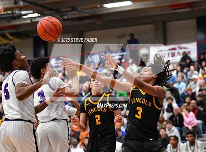 Thumbnail 3 in Lincoln @ Garfield (WIAA State 3A 2nd Round) photogallery.