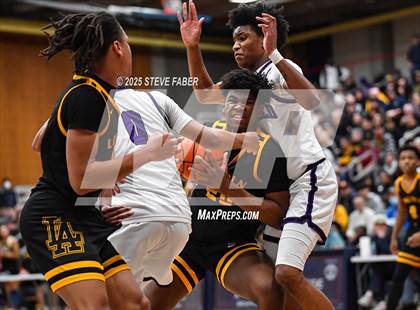 Thumbnail 1 in Lincoln @ Garfield (WIAA State 3A 2nd Round) photogallery.