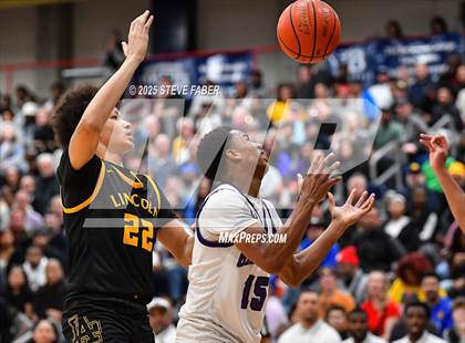 Thumbnail 1 in Lincoln @ Garfield (WIAA State 3A 2nd Round) photogallery.